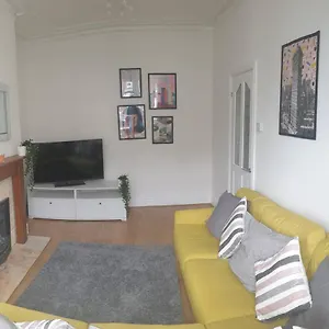  Apartment 8 Bed House 2 Miles United Kingdom